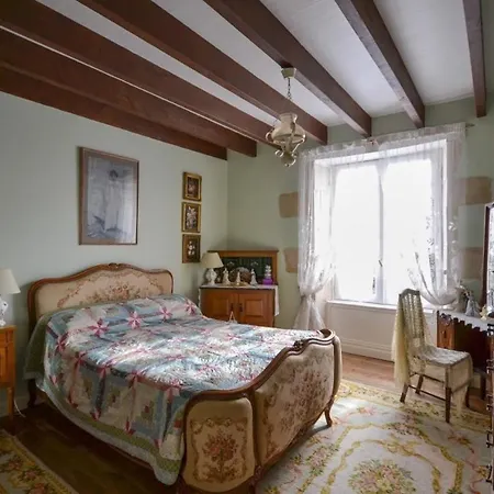 L'ancienne Ecole Вилла La Foret-de-Tesse